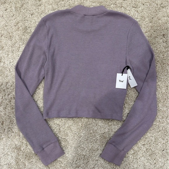 Aritzia (TNA)
Size Large
Purple - Picture 5 of 5